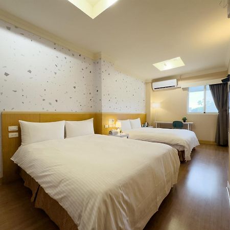 Together Hotel-Hualien Zhongshan Екстер'єр фото