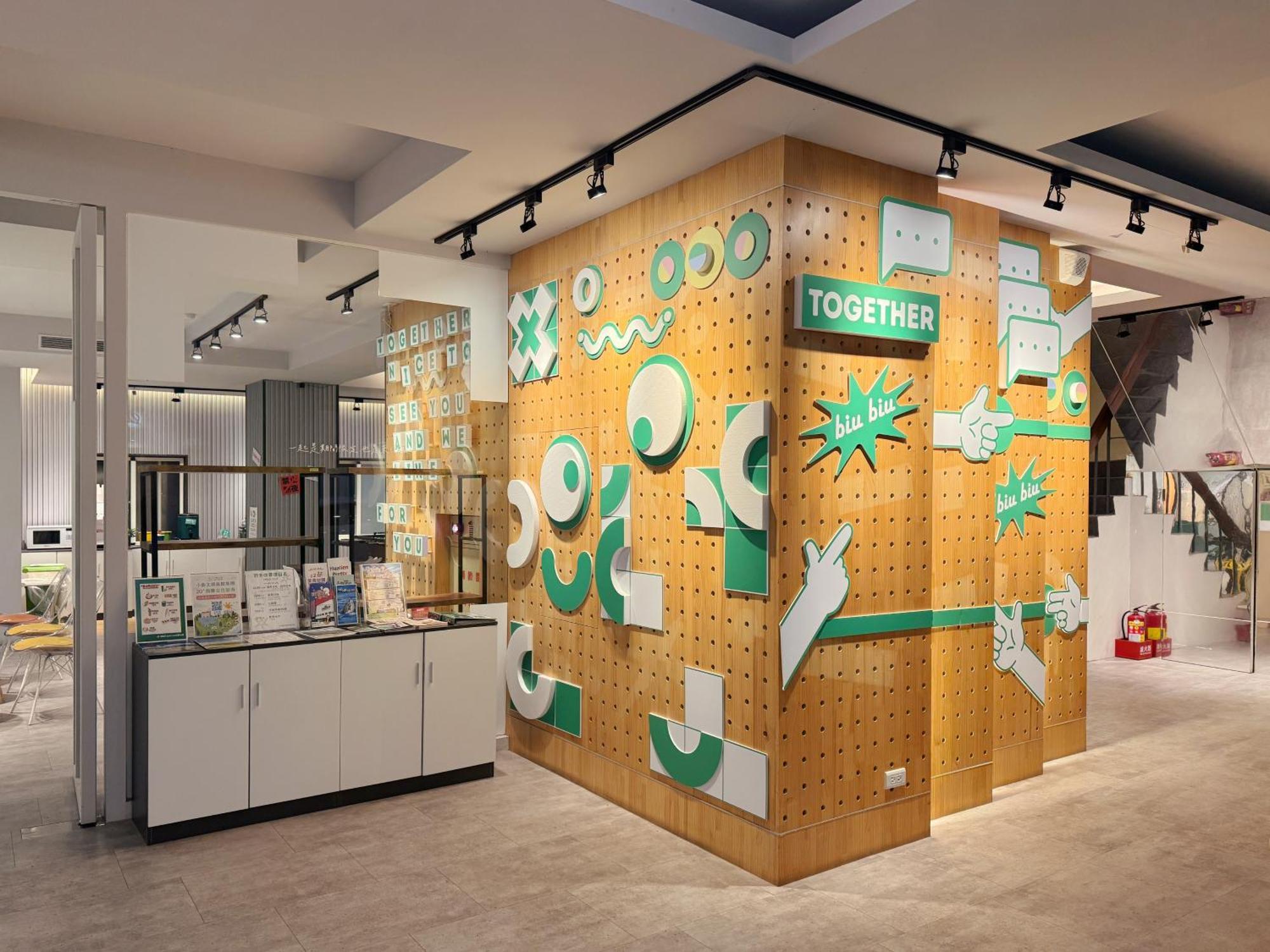 Together Hotel Hualien Zhongshan Екстер'єр фото